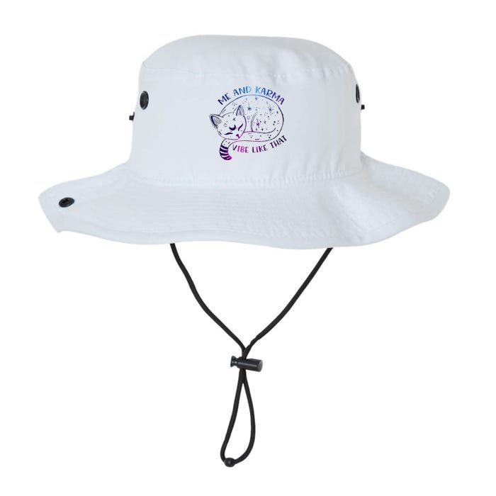 me and karma vibe like that karma is a cat purring in my lap Bucket Hat