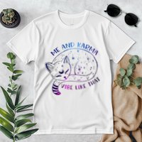 me and karma vibe like that karma is a cat purring in my lap Premium T-Shirt