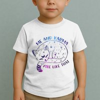 me and karma vibe like that karma is a cat purring in my lap Toddler T-Shirt