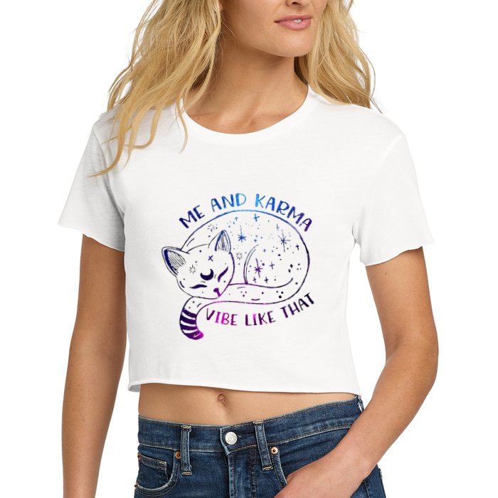 me and karma vibe like that karma is a cat purring in my lap Crop Top