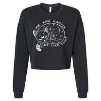 Me An Karma Vibe Like That Funny Lazy Cat Cropped Pullover Crew