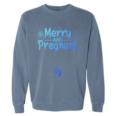 Merry And Pregnant Feet Christmas Pregnancy Reval Lover Cool Gift Garment-Dyed Sweatshirt