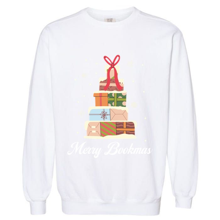Merry Bookmas Books Pine Tree Funny Reading Lover Christmas Gift Garment-Dyed Sweatshirt