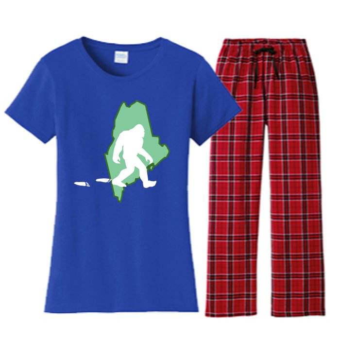 Maine Bigfoot Hunter State Great Gift Women's Flannel Pajama Set