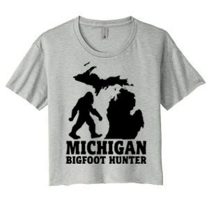 Michigan Bigfoot Hunter Women's Crop Top Tee