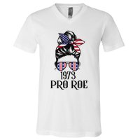 Messy Bun Pro Roe 1973 Pro Choice ’s Rights Feminism V-Neck T-Shirt