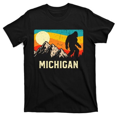 Michigan Bigfoot Sasquatch Mountains Retro Hiking  T-Shirt