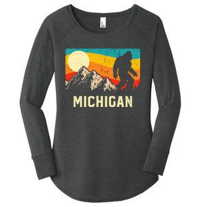 Michigan Bigfoot Sasquatch Mountains Retro Hiking Women's Perfect Tri Tunic Long Sleeve Shirt