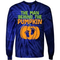 Man Behind The Pumpkin Dad Halloween Pregnancy Announcement Tie-Dye Long Sleeve Shirt