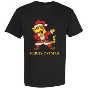 Merry Catmas - Christmas Cat in Santa Outfit. Cat Lovers Garment-Dyed Heavyweight T-Shirt