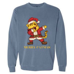 Merry Catmas - Christmas Cat in Santa Outfit. Cat Lovers Garment-Dyed Sweatshirt