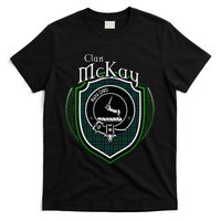 Mckay Clan Crest Scottish Clan Mckay Family Crest Badge T-Shirt