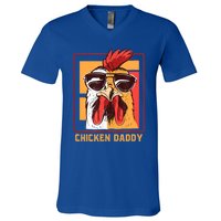 Mens Chicken Daddy Vintage Poultry Farmer Rooster Wearing Shades Gift V-Neck T-Shirt