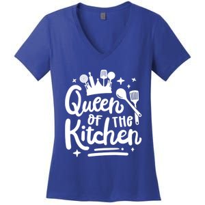 Mom Cooking Queen Of Kitchen Baking Kitchen Mom Mother's Day Gift Women's V-Neck T-Shirt