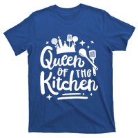 Mom Cooking Queen Of Kitchen Baking Kitchen Mom Mothers Day Gift T-Shirt