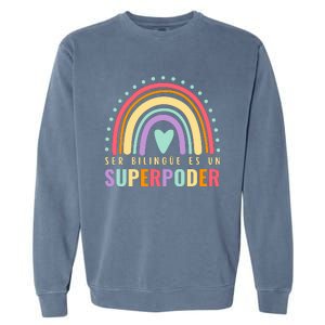 Maestra Cute Spanish Teacher Bilingue Es Un Superpoder Retro Garment-Dyed Sweatshirt