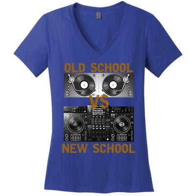 Music Djs Old School Vs New School Turntable Dj Equipt Cute Gift Women's V-Neck T-Shirt