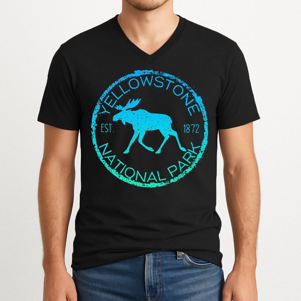 Moose Design Yellowstone National Park Souvenir HikerS V-Neck T-Shirt