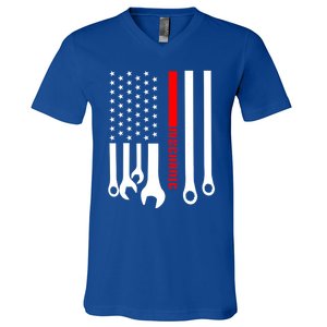 Mechanic Engineer Mechanist Garage American Flag Gift Idea Gift V-Neck T-Shirt