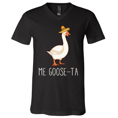 Me GooseTa Funny Mexican Spanish Goose Pun Classic V-Neck T-Shirt