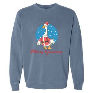 Merry Goosemas Funny Xmas Pun Santa Goose Lover Christmas Cool Gift Garment-Dyed Sweatshirt