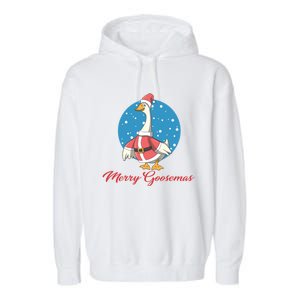 Merry Goosemas Funny Xmas Pun Santa Goose Lover Christmas Cool Gift Garment-Dyed Fleece Hoodie