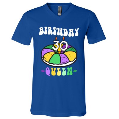 Mardi Gras King Cake 30 Birthday Birthday Queen Mardi Gras Gift V-Neck T-Shirt