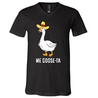 Me Goose Ta Mexican Funny Spanish Goose Pun V-Neck T-Shirt