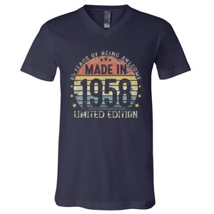 Made In 1958 65 Years Old 65th Birthday Gifts For Love V-Neck T-Shirt