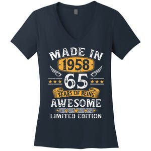 Made In 1958 65 Years Old Gifts 65th Birthday Gift For Cute Women's V-Neck T-Shirt