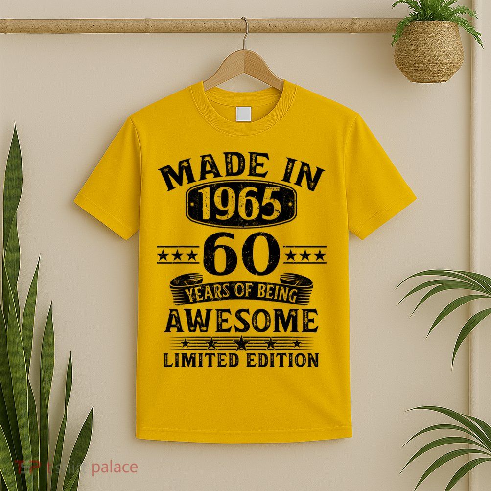 Made In 1965 60 Years Old Gifts 60th Birthday Gift T-Shirt