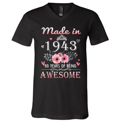 Made In 1943 Floral 80 Year Old 80th Birthday Gifts Wom.e.n V-Neck T-Shirt