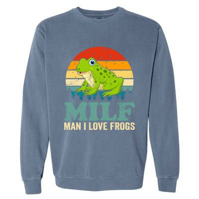 Man I Love Frogs Funny Graphic Plus Size Garment-Dyed Sweatshirt