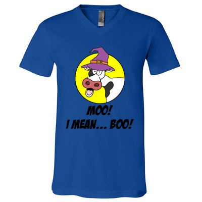 Moo I Mean Boo Cow With Witch Hat Funny Halloween Meaningful Gift V-Neck T-Shirt