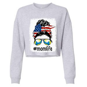 Mom Life Volleyball Mom American Flag Messy Bun Gift Cropped Pullover Crew