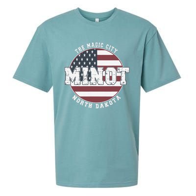 Minot North Dakota Vintage American Flag Sueded Cloud Jersey T-Shirt