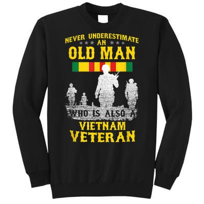 Mens Never Underestimate An OLD MAN Vietnam Veteran Gift Sweatshirt