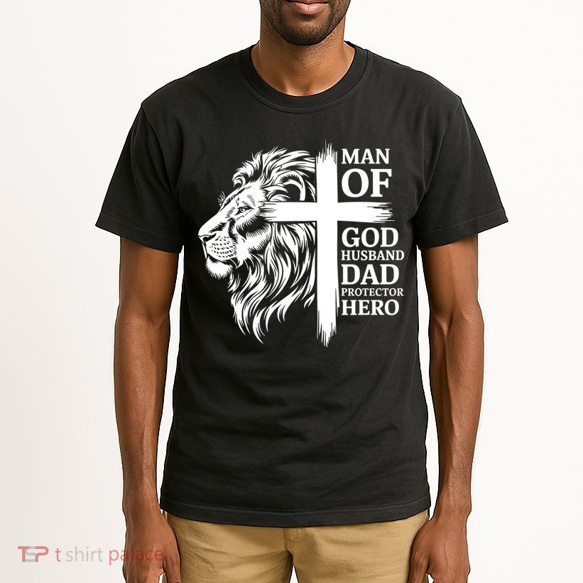 Man Of God Husband Daddy Protector Hero Dad Lion Jesus Cross Tall T-Shirt