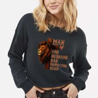 Man Of God Husband Daddy Protector Hero Lion Fathers Day Cropped Pullover Crew