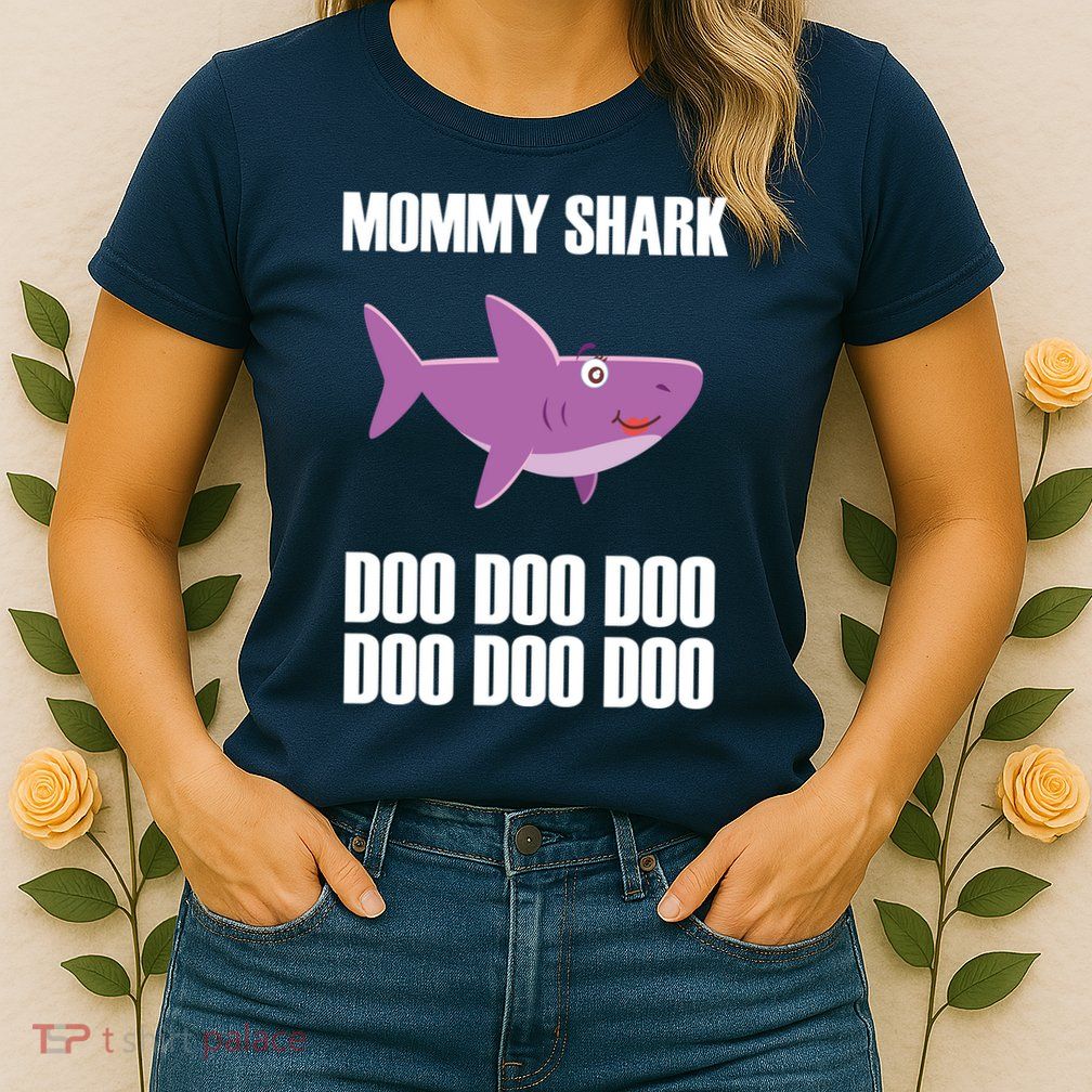 Mommy Shark Doo Womens T-Shirt