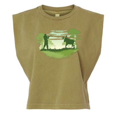 Moose Hunting Garment-Dyed Women's Muscle Tee