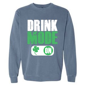 Mode On St Patricks Day Irish Green Leprechaun Gift Garment-Dyed Sweatshirt