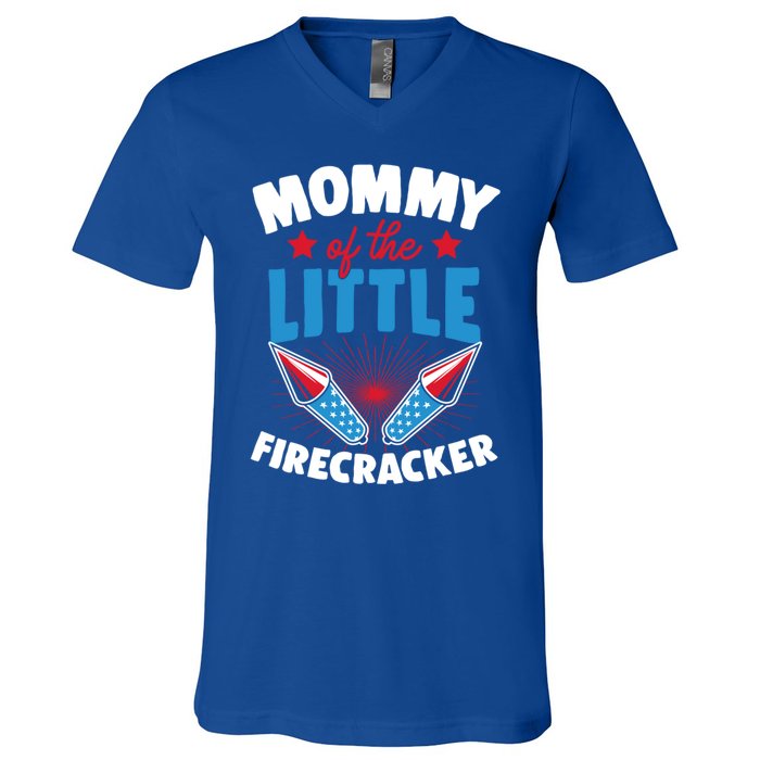 Mommy Of The Little Firecracker Matching Family 4th Of July Cool Gift V-Neck T-Shirt