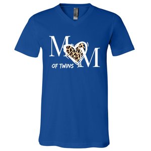 Mom Of Twins Who Loves Leopard Print Gift V-Neck T-Shirt