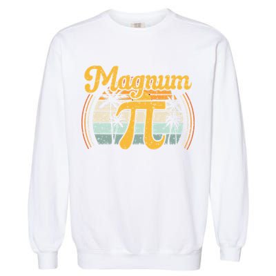 Magnum Pi Math Pi Day Retro math teacher Garment-Dyed Sweatshirt