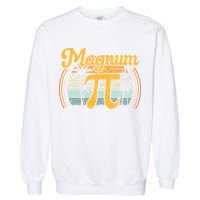 Magnum Pi Math Pi Day Retro math teacher Garment-Dyed Sweatshirt