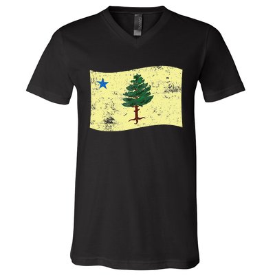 Maine Pine Tree Flag 1901 – First State Flag V-Neck T-Shirt