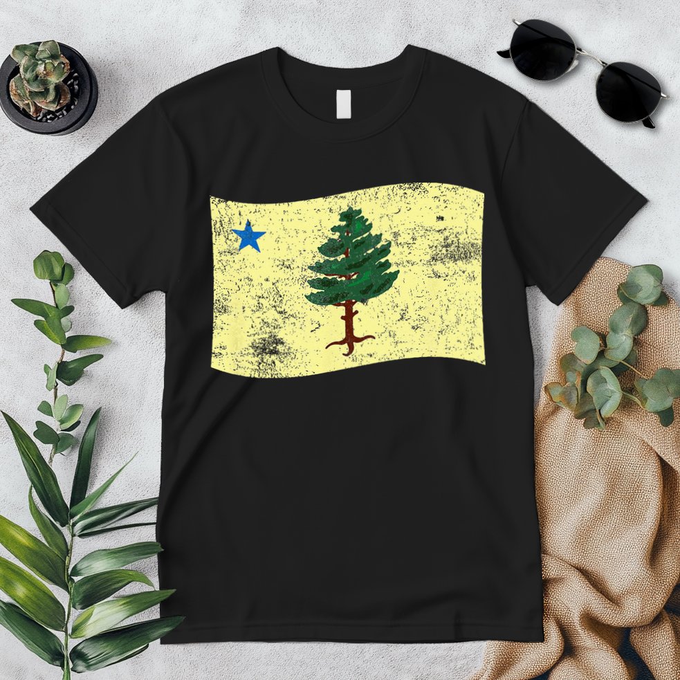 Maine Pine Tree Flag 1901 – First State Flag Premium T-Shirt