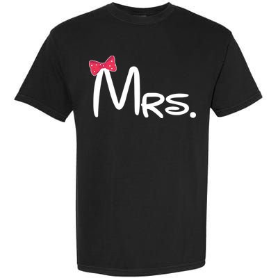 Mrs. Bow Tie Cute Matching Couples Garment-Dyed Heavyweight T-Shirt
