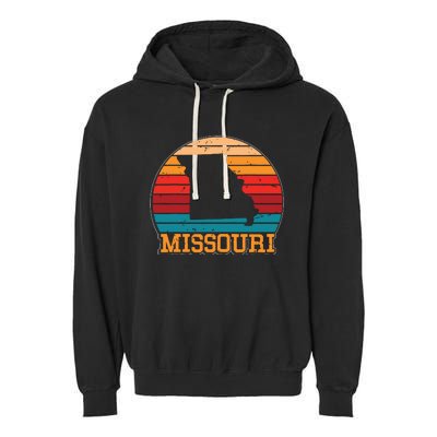 Missouri Retro Vintage Sunset Us State Missouri Silhouette Garment-Dyed Fleece Hoodie